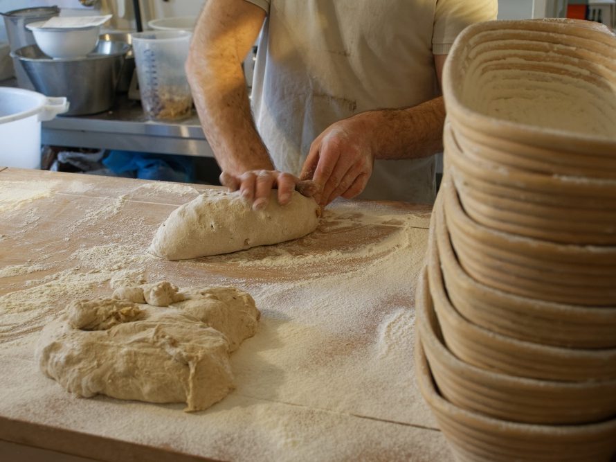 Créer sa Boulangerie traditionnelle : Maîtrisez le Pain au levain naturel et la cuisson au feu de bois