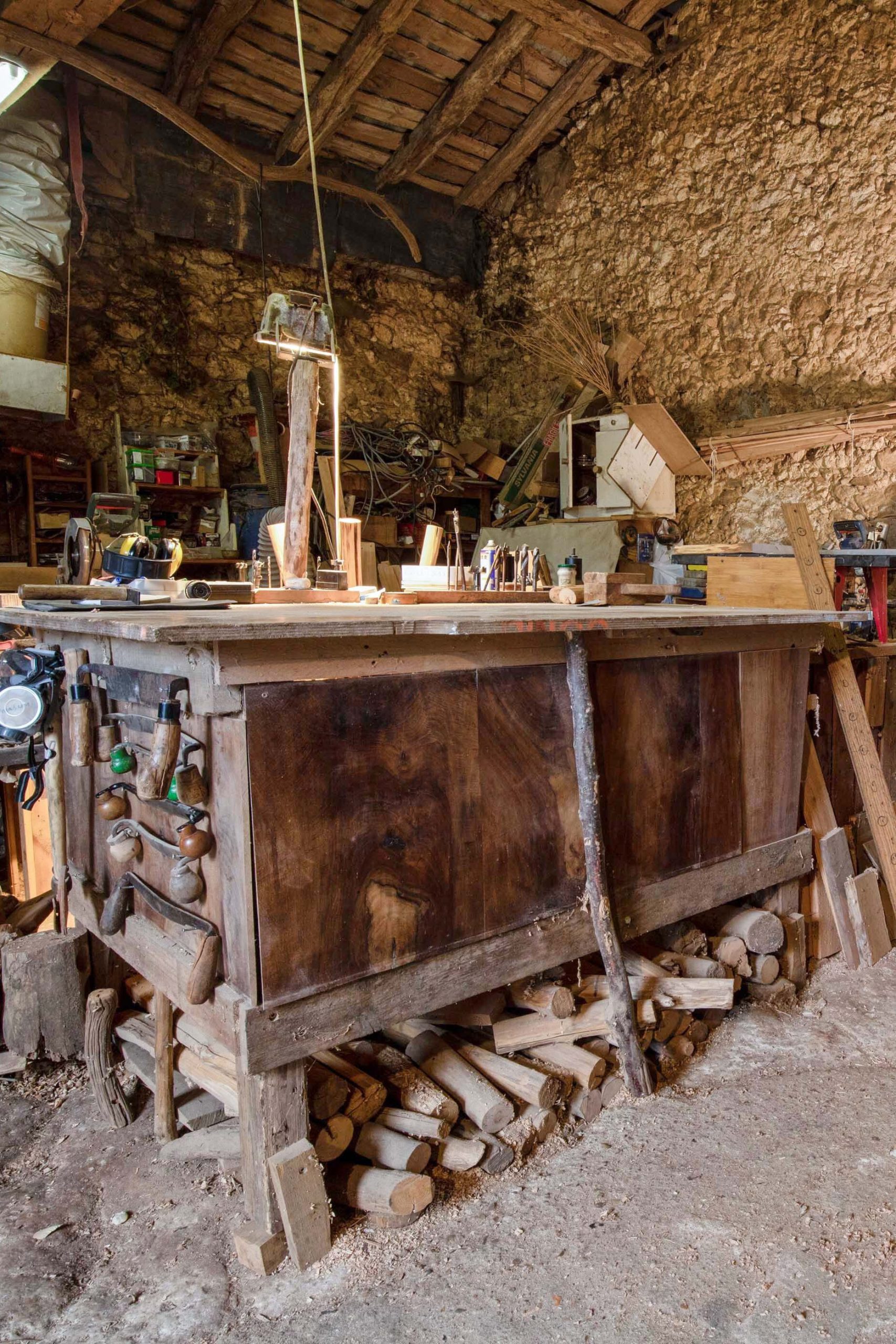 Savoir Faire et Découverte - Atelier Menuiserie naturelle : Créez votre mobilier de jardin à partir de bois de forêt !