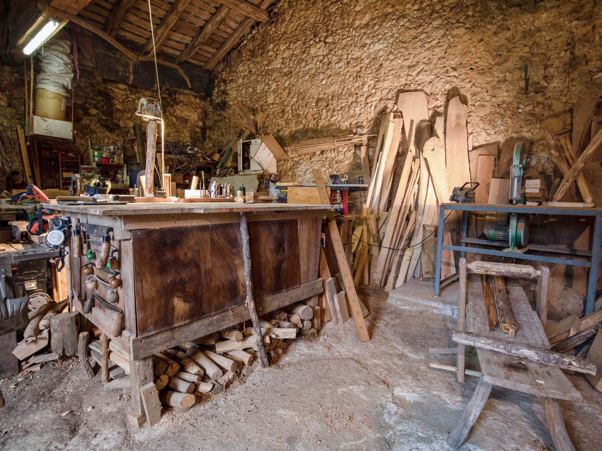 Atelier Menuiserie naturelle : Créez votre mobilier de jardin à partir de bois de forêt !