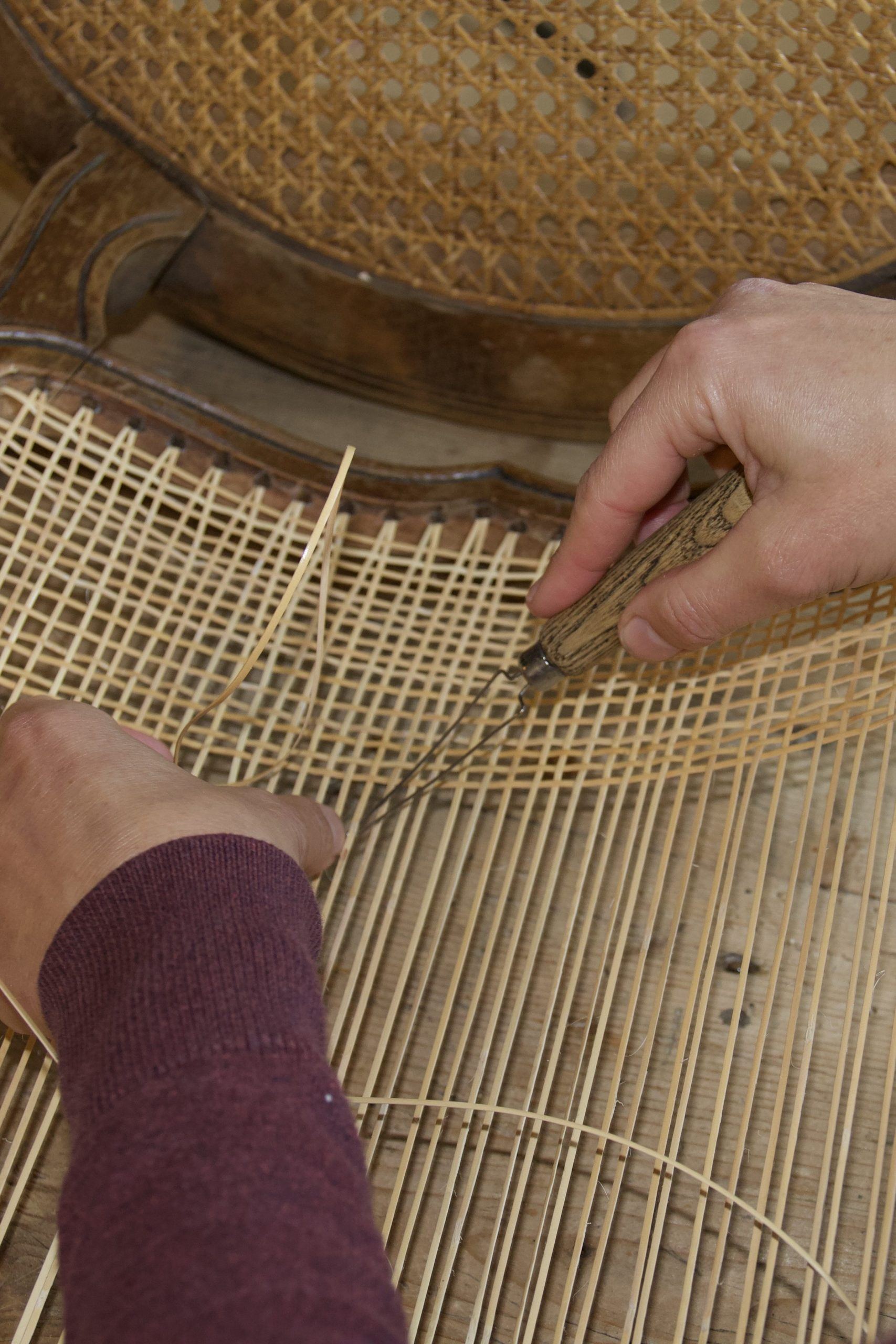 Savoir Faire et Découverte - Artisanat durable : Redonnez vie à vos chaises grâce aux techniques de cannage et paillage