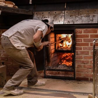 Bois, levain : renouer avec l'authenticité du métier de boulanger