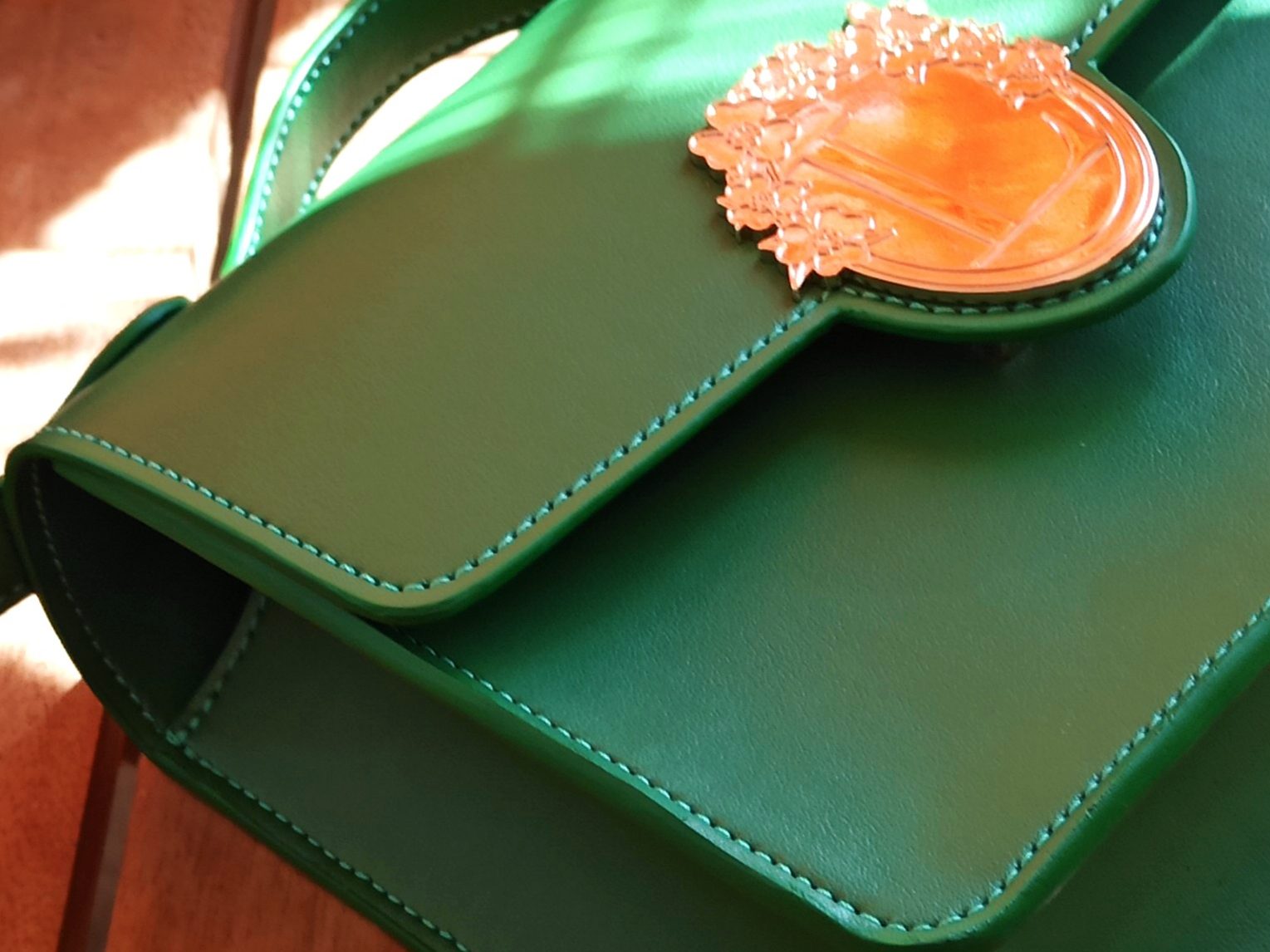 Perfectionnement en maroquinerie : point sellier, montages mexicain et allemand, prototypes