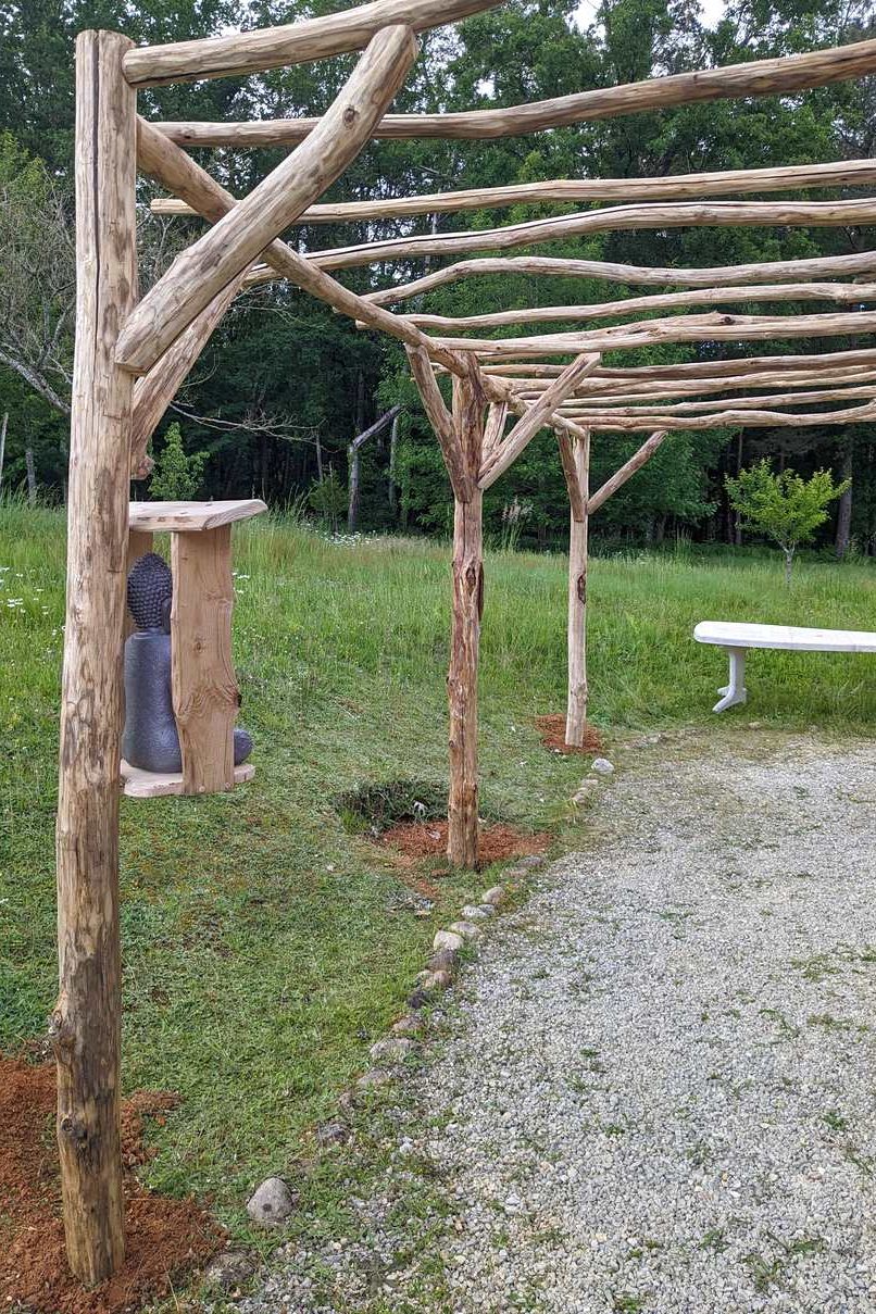 Savoir Faire et Découverte - Formation à la Menuiserie naturelle : Créez votre pergola en châtaignier à partir de bois de forêt